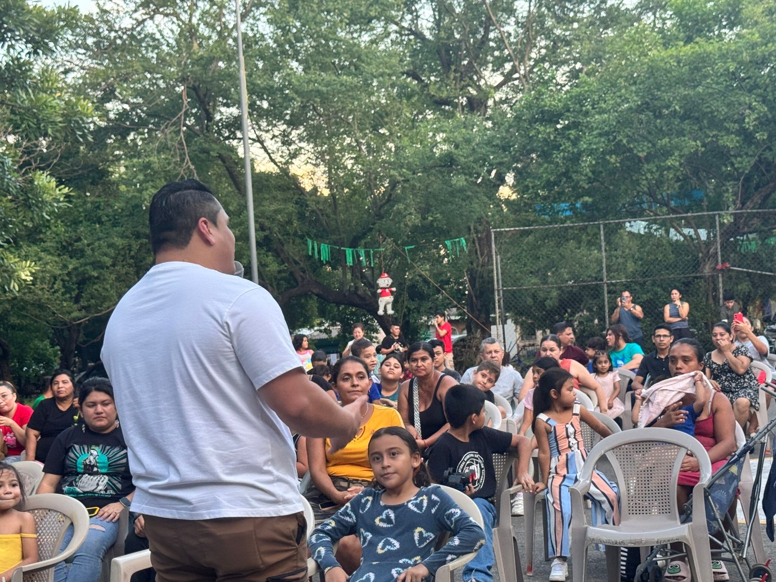 Una tarde llena de sonrisas en la Colonia Nuevo Edén de San Juan