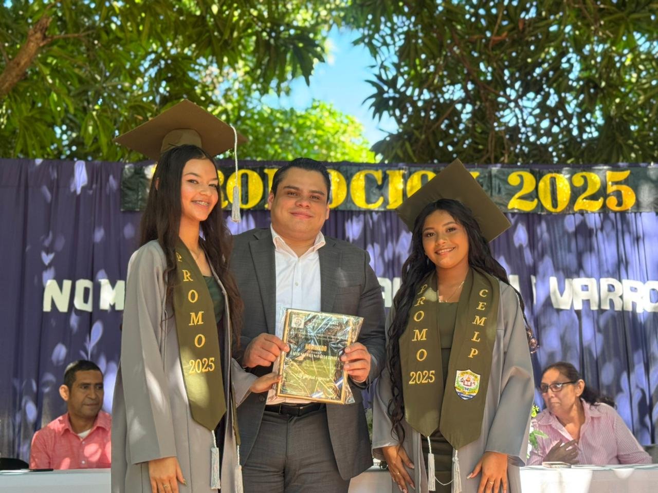 Diputado Caleb Navarro acompaña la Promoción 2025 del Complejo Educativo María Luisa Parada