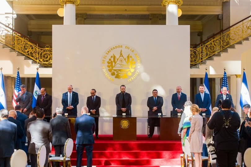 Primer Desayuno Nacional de Oración por El Salvador reúne a autoridades nacionales e internacionales