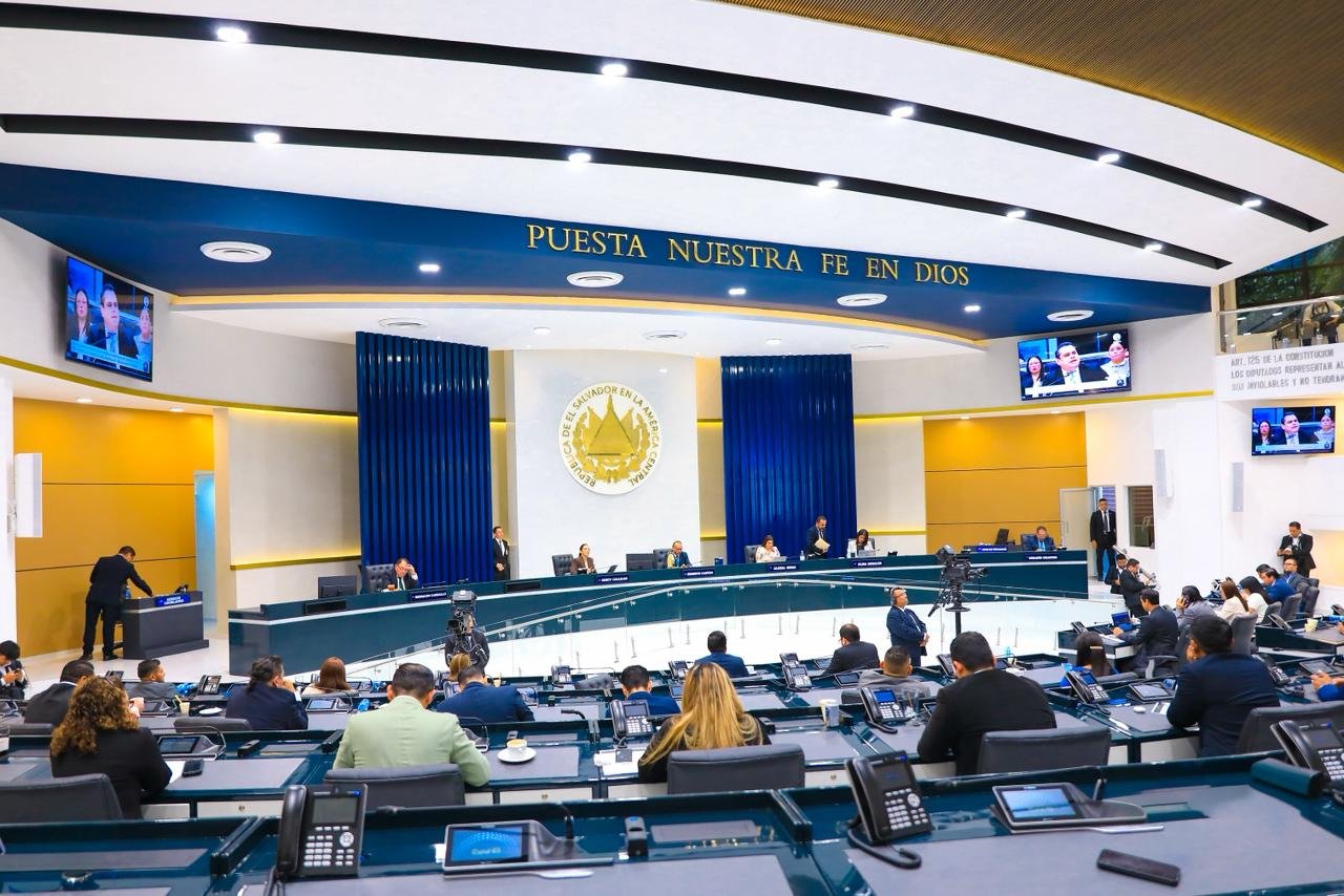 Asamblea Legislativa aprueba financiamientos, ajustes presupuestarios y nueva prórroga del régimen de excepción