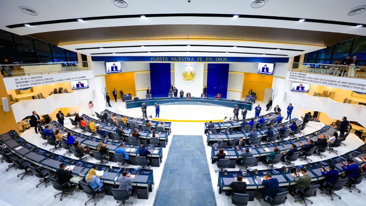 Asamblea Legislativa impulsa sostenibilidad pesquera y modernización de la infraestructura vial