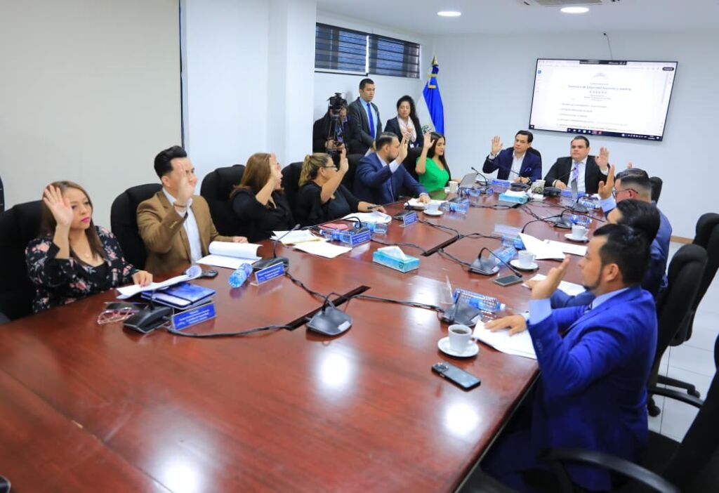 Respaldo a iniciativa para crear instituto que fortalecerá la formación de fiscales y la investigación criminal