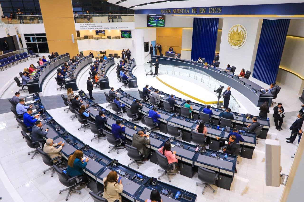 Ratifican préstamo para mejorar la movilidad en el AMSS y destinan fondos para formación fiscal