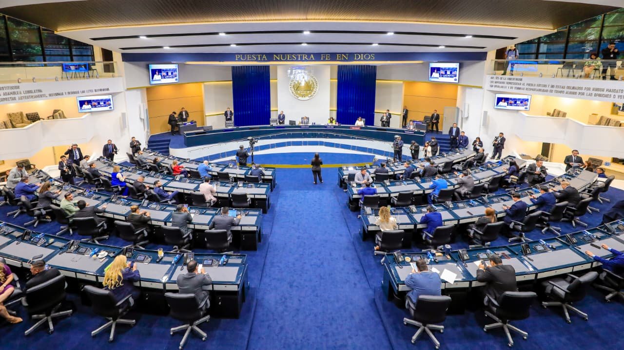 Asamblea impulsa educación, prevención de inundaciones y reducción en costos de energía
