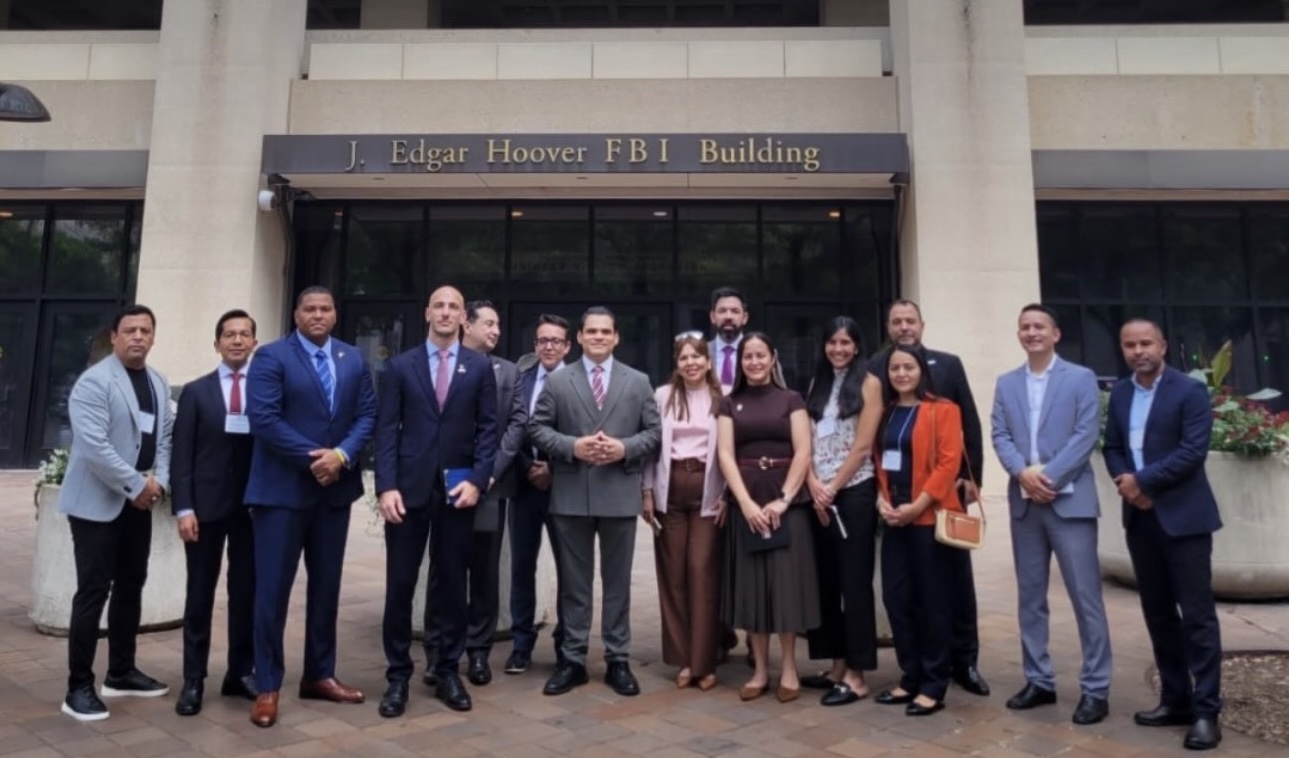 Participantes del International Visitor Leadership Program 2026 durante una jornada del proyecto Regional Collaboration to Combat Transnational Crime en Estados Unidos.