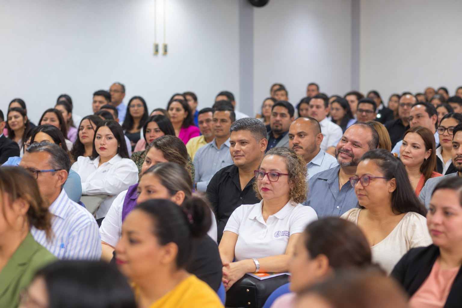 Más de 400 profesionales del derecho participan en el inicio del Diplomado de Preparación para el Examen de Suficiencia Notarial en San Miguel.